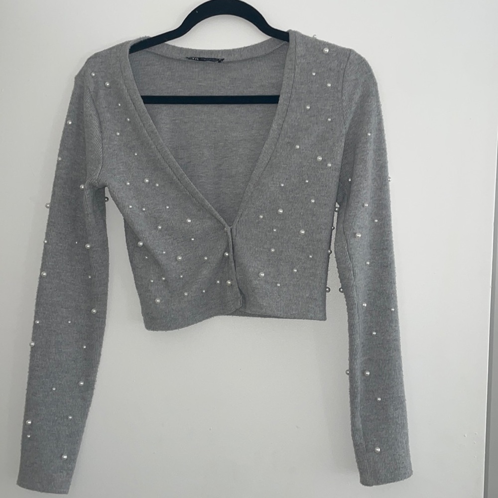 Zara grey cropped sweater with pearl details size medium